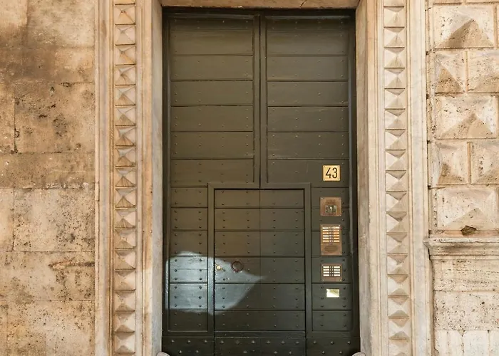 Maison Leo A Largo Argentina רומא